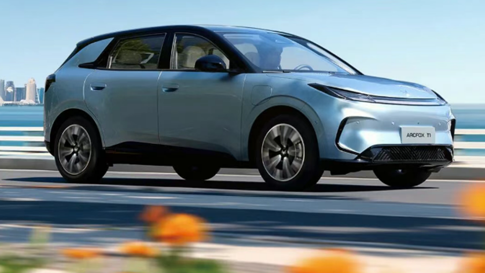 官方指導價6.28-8.78萬元！北汽極狐T1超值上市！